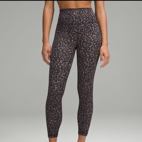 NWT Lululemon wundertrain leggings - Picture 2 of 4